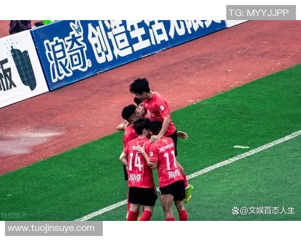 广东人独特的方式称呼足球明星的趣味现象与背后文化解析 广东人独特的方式称呼足球明星的趣味现象与背后文化解析