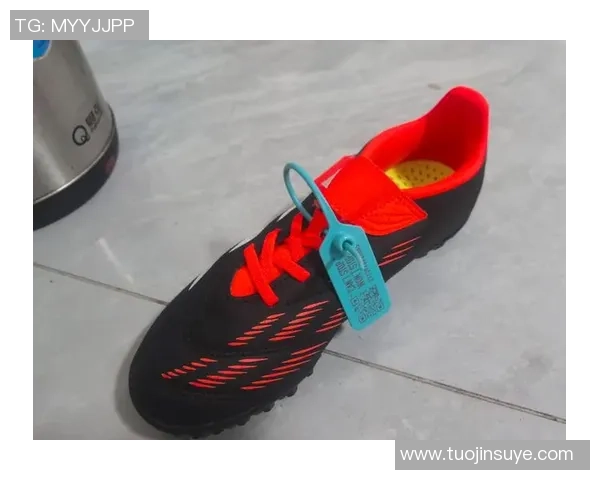 拥有全球所有足球鞋的球星揭秘他们的选择与背后故事 拥有全球所有足球鞋的球星揭秘他们的选择与背后故事