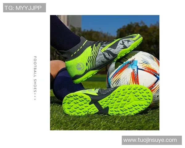 球星上脚x20足球鞋展现极速与精准球感突破性能新高度