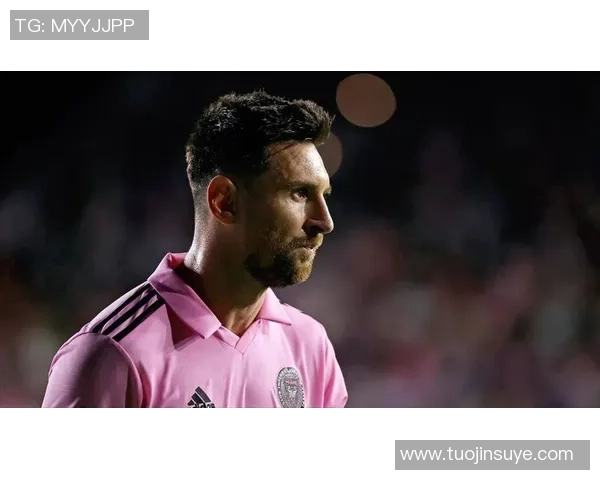 足坛传奇巨星的辉煌历程与影响力全景解读