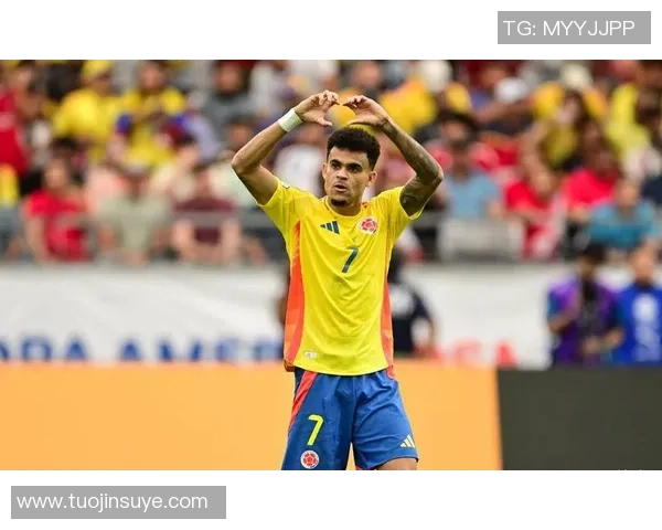 足球场上的小辫子风潮:那些扎着小辫子的球星与他们的独特魅力 足球场上的小辫子风潮:那些扎着小辫子的球星与他们的独特魅力